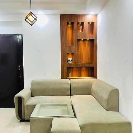 Visitor Stop Greater Noida Εξωτερικό φωτογραφία